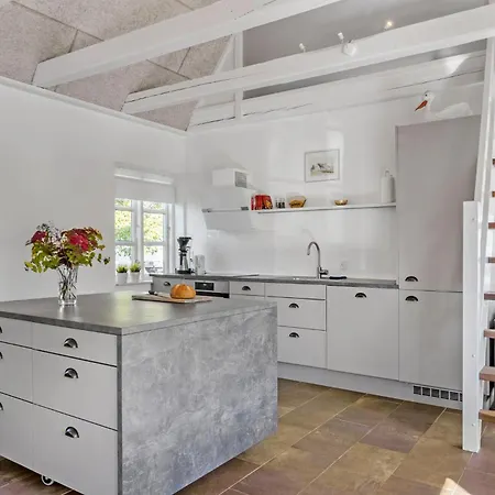 1 Bedroom Cozy In Apartamento Svendborg